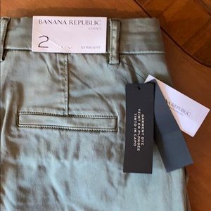 Banana Republic Chinos. Size 2. NWT.